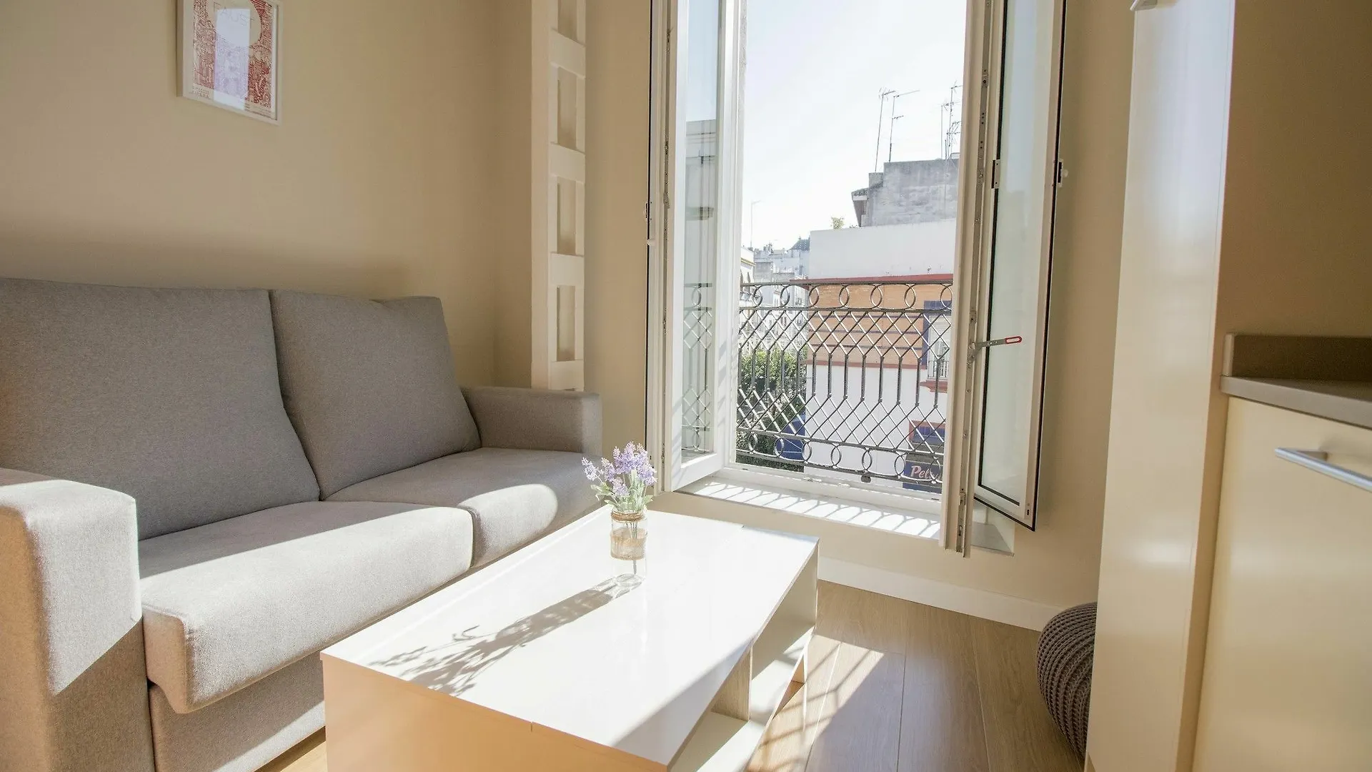 Opera Apartments Alameda Seville