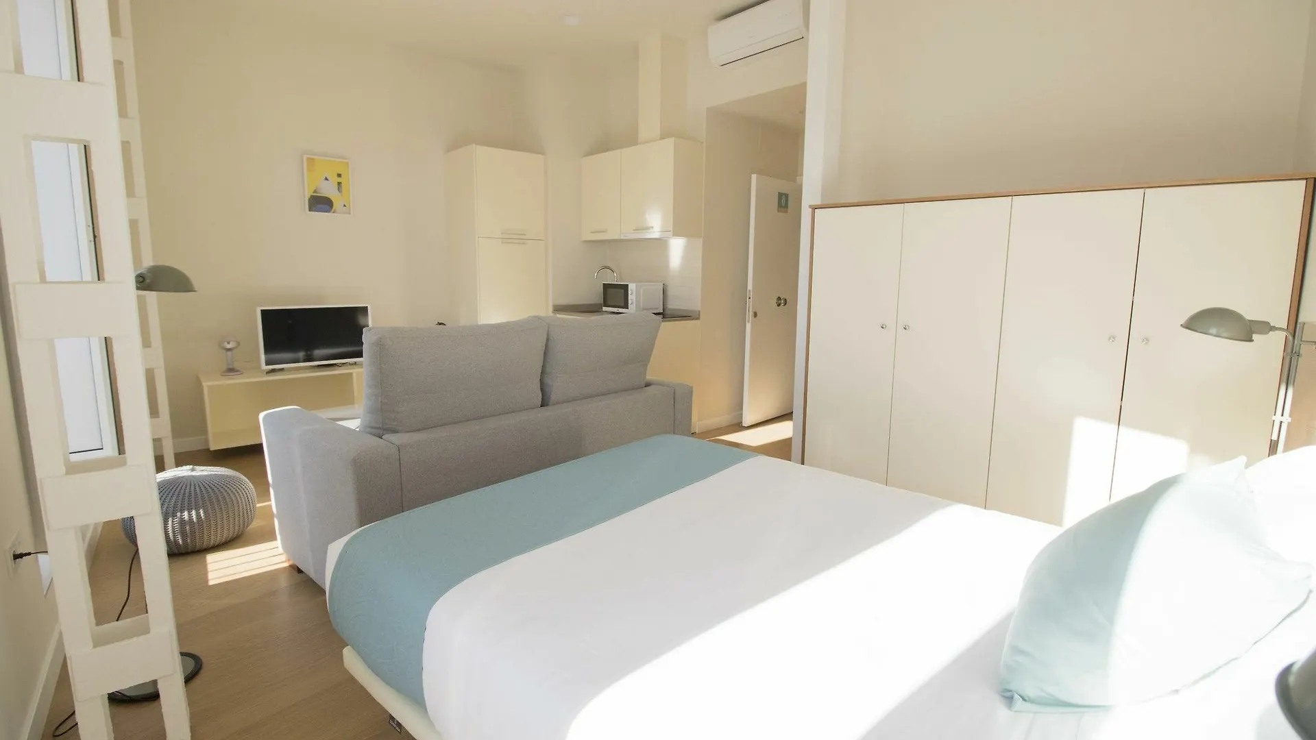 Opera Apartments Alameda Seville